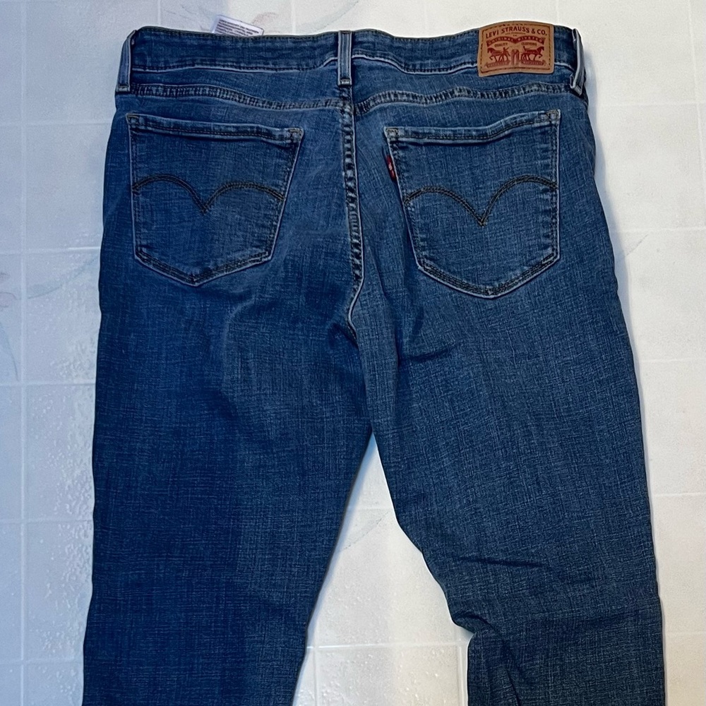 Womens Levi’s jeans